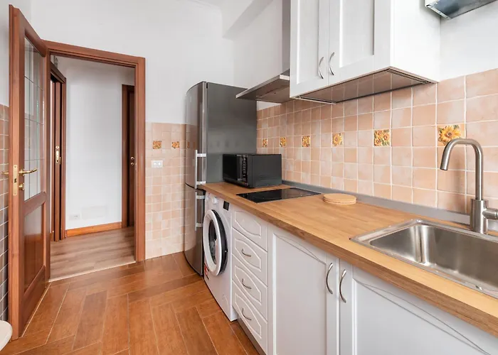 Appartamento New Lia's Place 100mq Check-in 24h